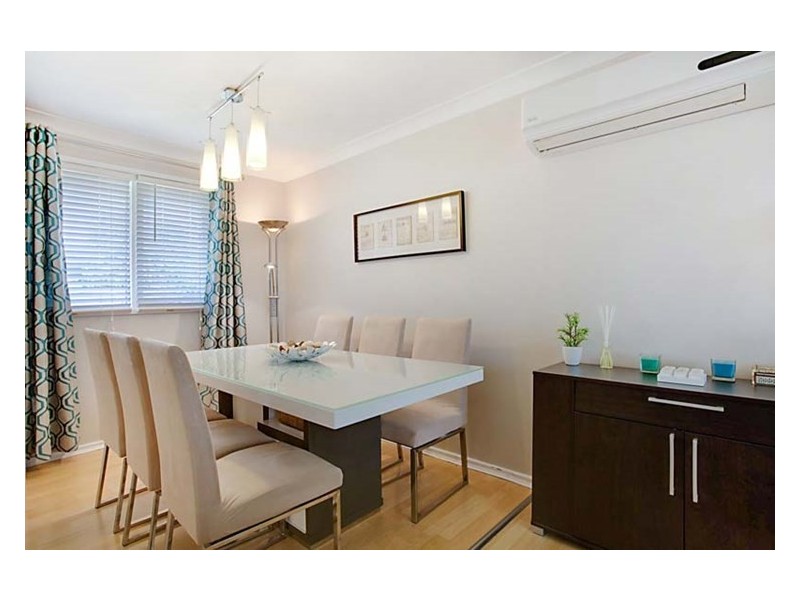4 HAKEA PLACE, Macquarie Fields NSW 2564