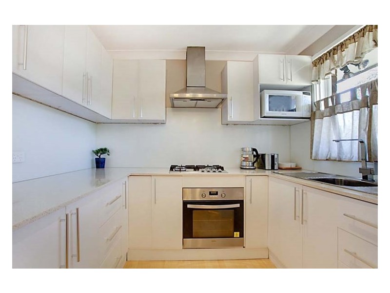 4 HAKEA PLACE, Macquarie Fields NSW 2564