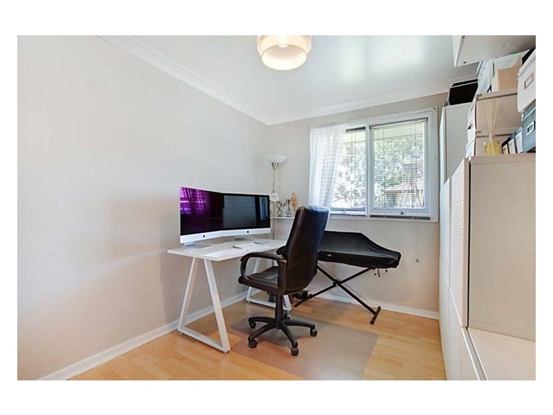 4 HAKEA PLACE, Macquarie Fields NSW 2564
