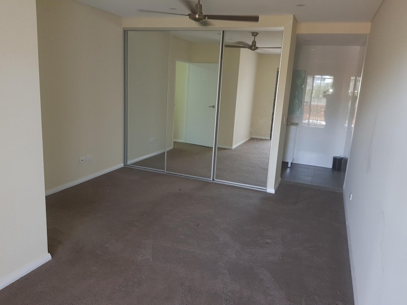 13/2-10 TYLER STREET, Campbelltown NSW 2560