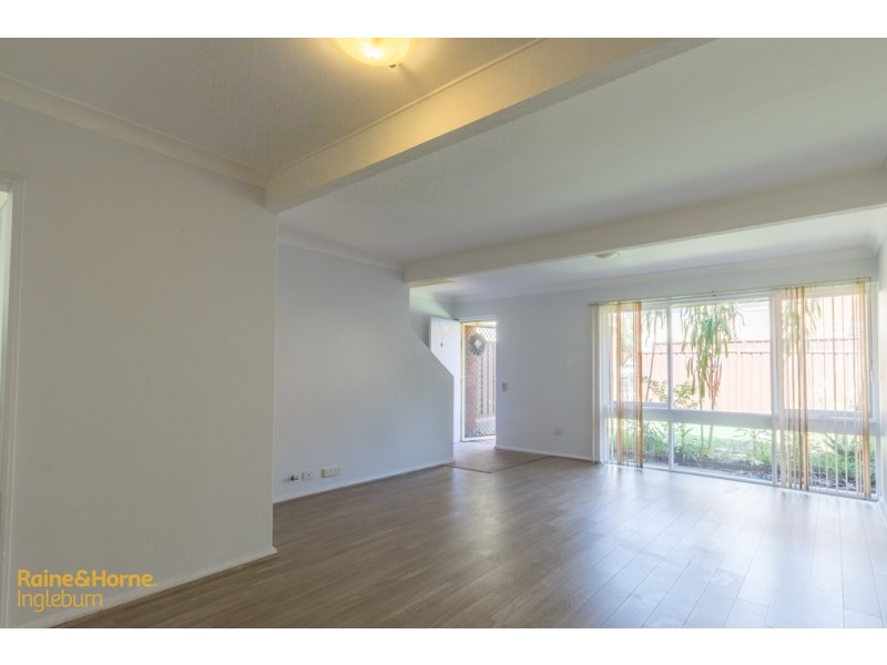 18/15-19 FOURTH AVENUE, Macquarie Fields NSW 2564