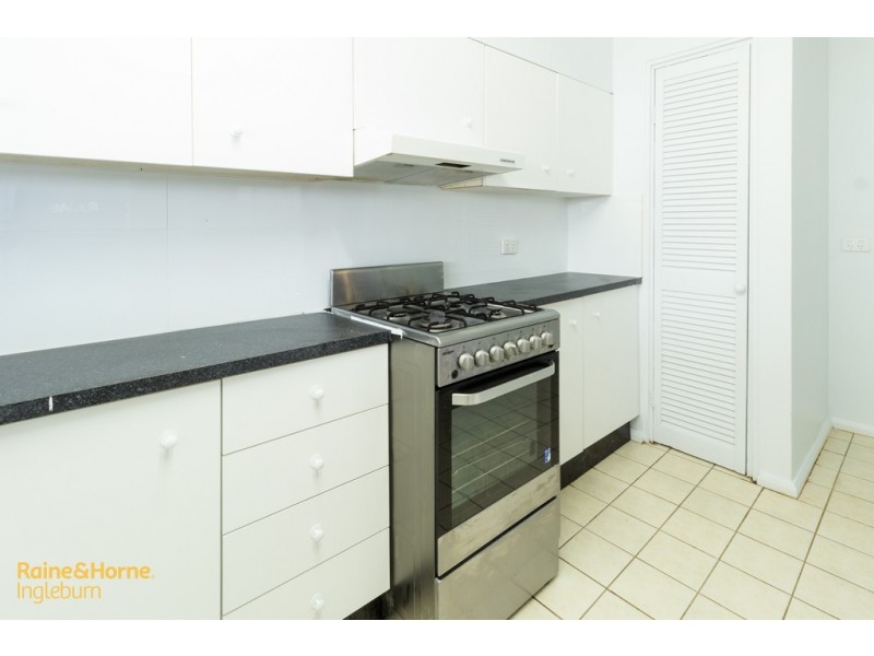 18/15-19 FOURTH AVENUE, Macquarie Fields NSW 2564