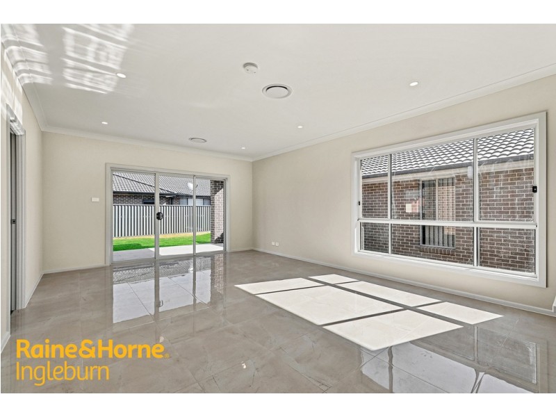 74 EASTON AVENUE, Spring Farm NSW 2570