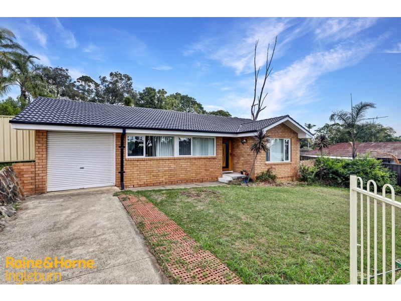 28 MACLEAY STREET, Bradbury NSW 2560