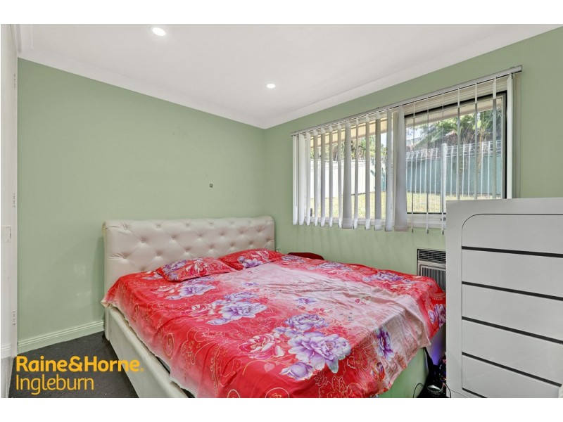 28 MACLEAY STREET, Bradbury NSW 2560