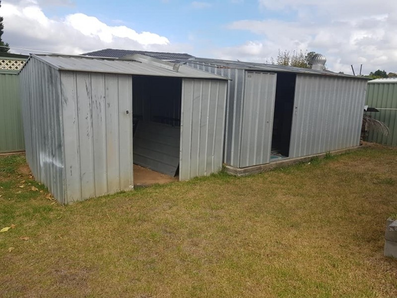 4 WESSEX PLACE, Raby NSW 2566