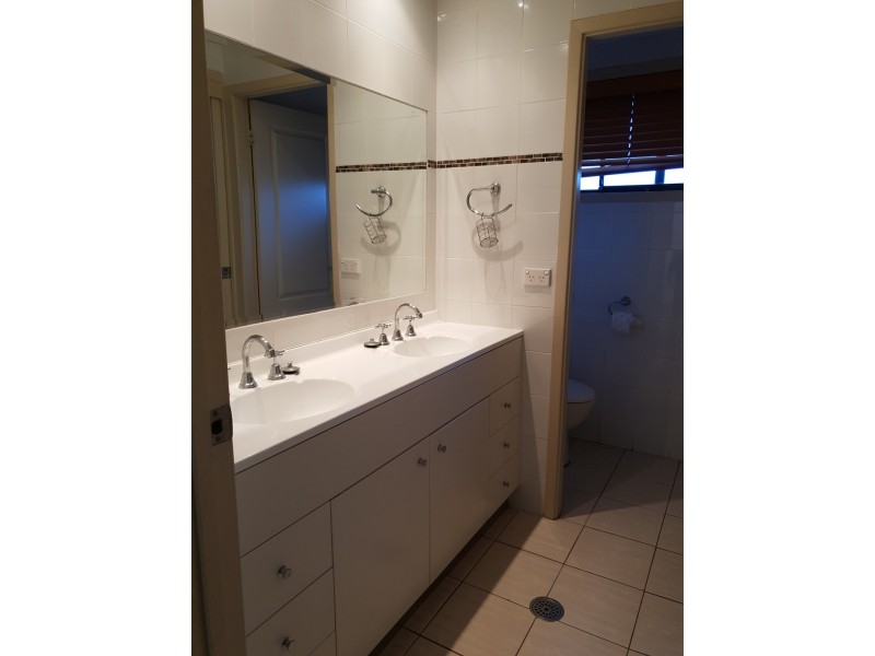 6 HORNET PLACE, Raby NSW 2566