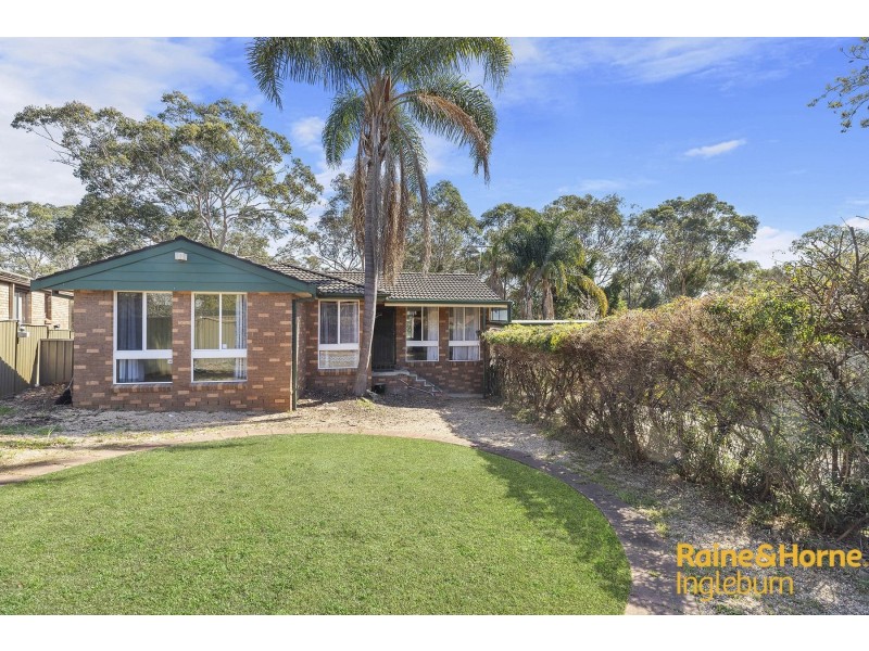 13 Bundy Cls, Macquarie Fields NSW 2564
