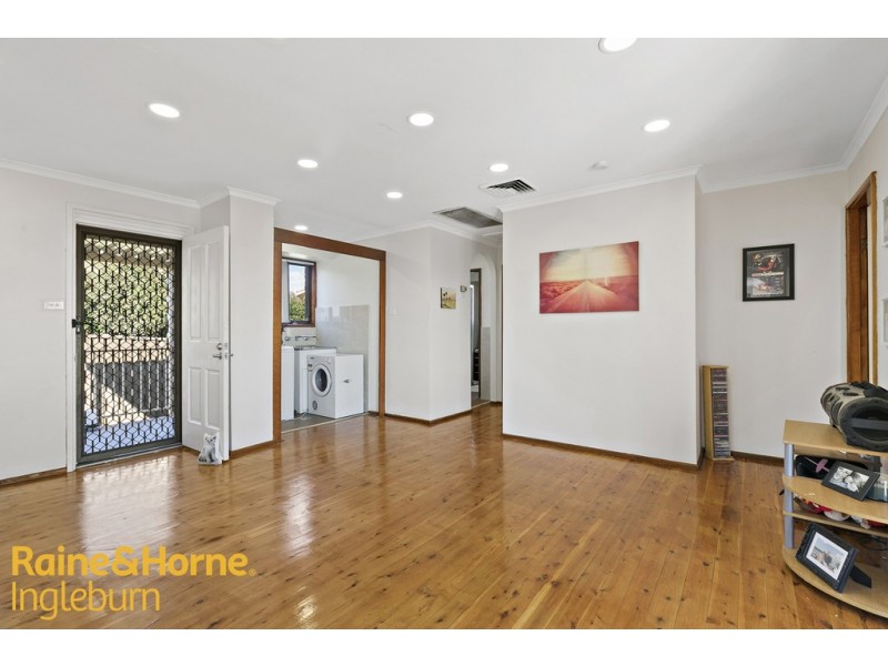 7 MORAR PLACE, St Andrews NSW 2566