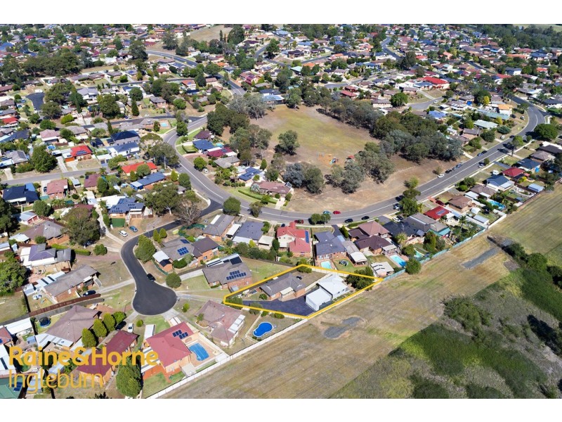 7 MORAR PLACE, St Andrews NSW 2566