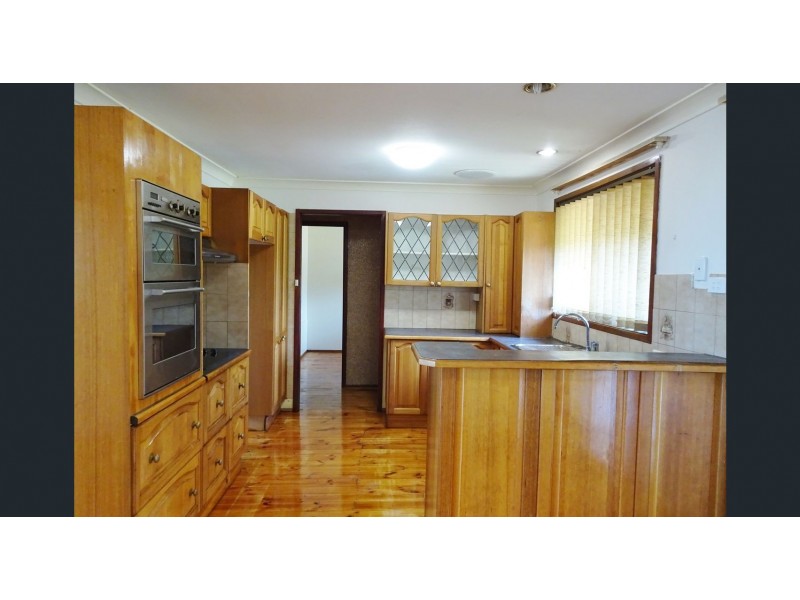 11 GOROKA STREET, Glenfield NSW 2167