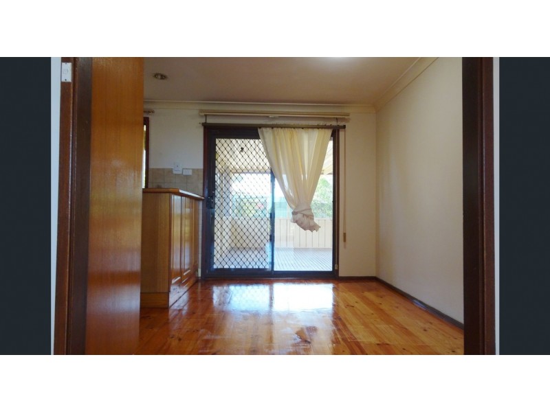 11 GOROKA STREET, Glenfield NSW 2167