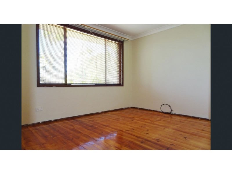 11 GOROKA STREET, Glenfield NSW 2167