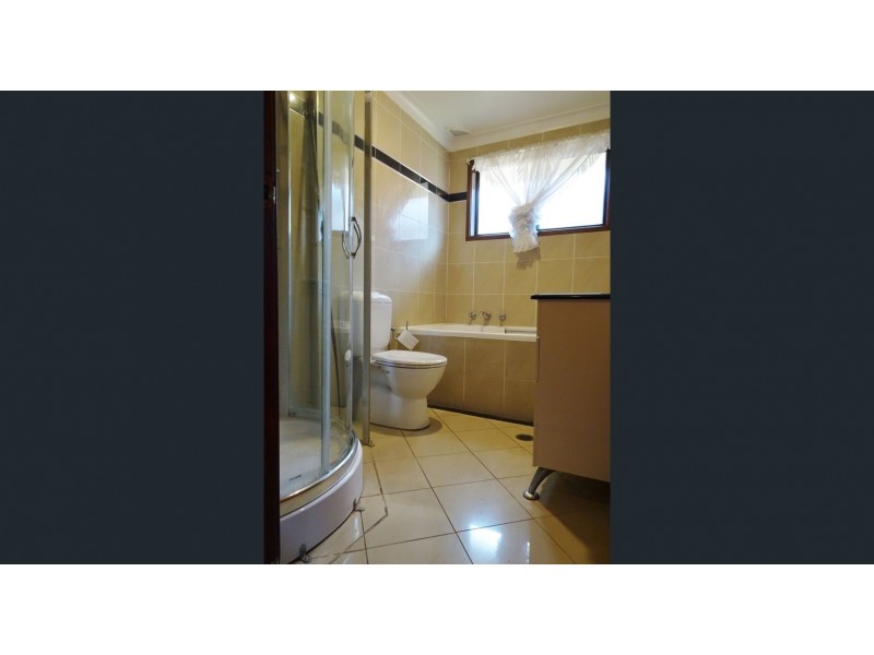 11 GOROKA STREET, Glenfield NSW 2167