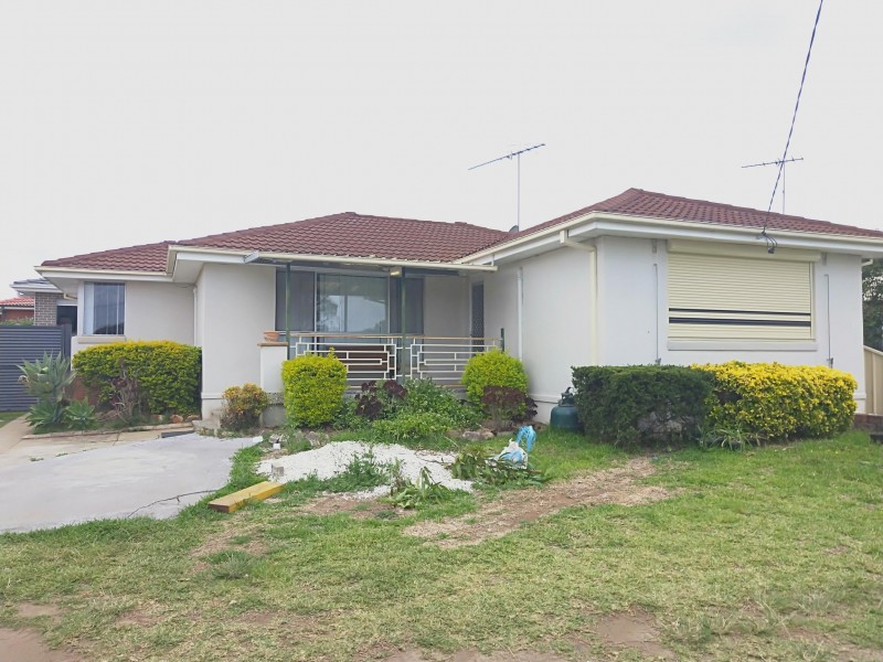 37 Atchison Road, Macquarie Fields NSW 2564
