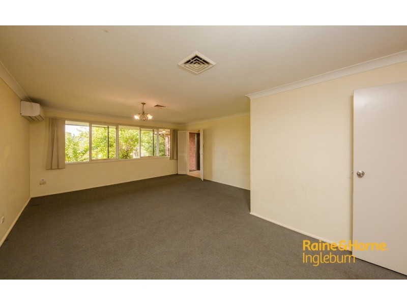 5 KIKORI PLACE, Glenfield NSW 2167