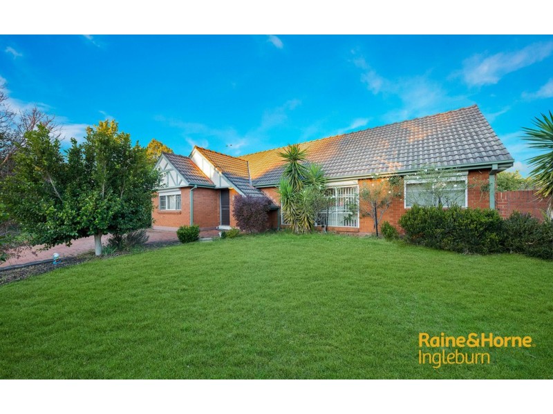 14 MOORHEN STREET, Ingleburn NSW 2565