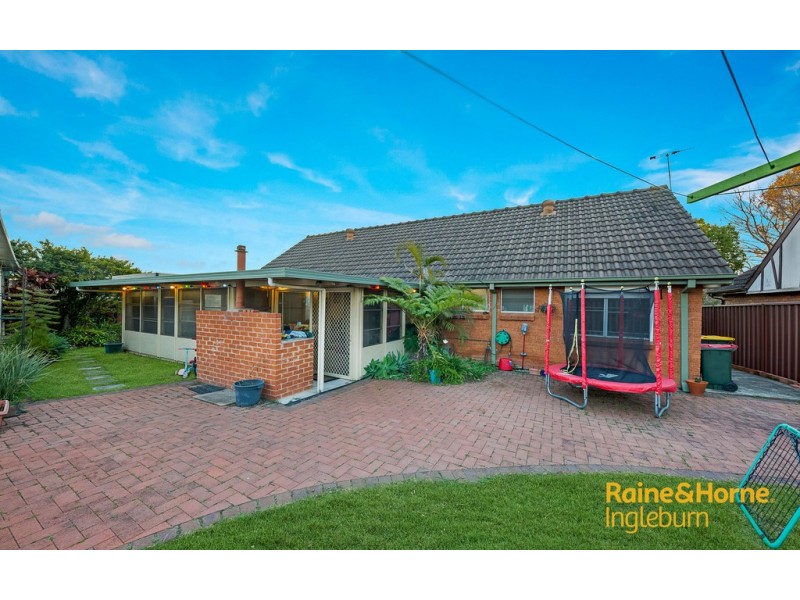 14 MOORHEN STREET, Ingleburn NSW 2565