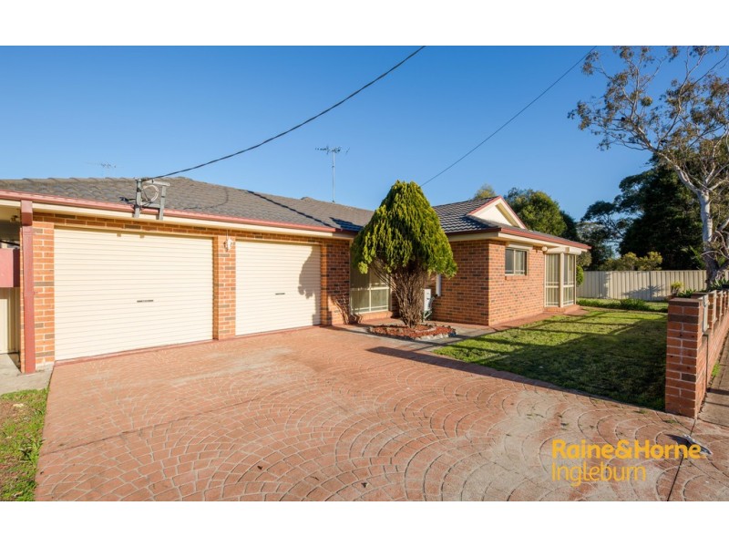 2 MAGEE LANE, Glenfield NSW 2167