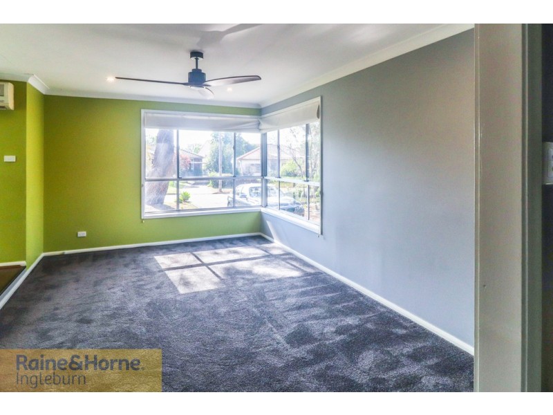 10 BLUE GUM AVENUE, Ingleburn NSW 2565