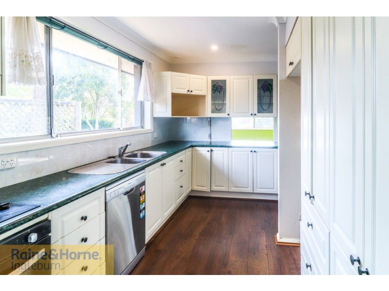 10 BLUE GUM AVENUE, Ingleburn NSW 2565