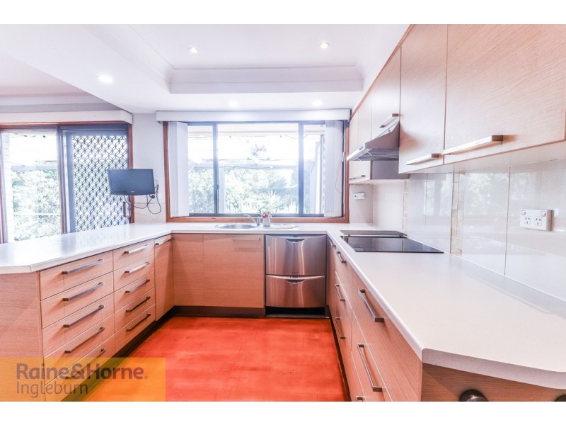 19 OWEN STANLEY ROAD, Glenfield NSW 2167