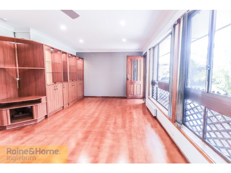 19 OWEN STANLEY ROAD, Glenfield NSW 2167