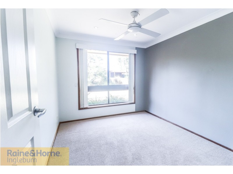 19 OWEN STANLEY ROAD, Glenfield NSW 2167