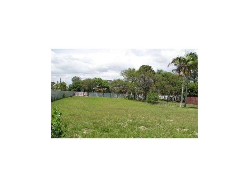 24 Dennis Street, Caboolture QLD 4510