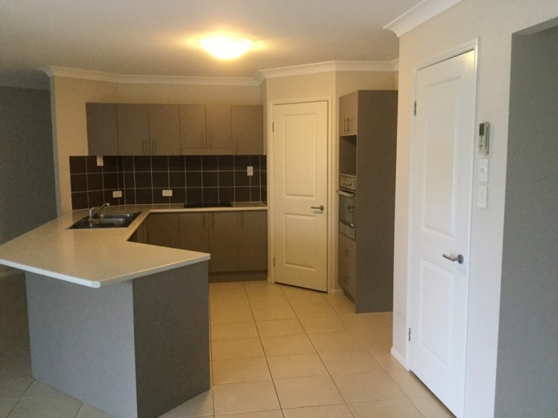 5 Pinegrove Street, Morayfield QLD 4506