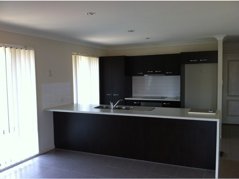8 Newton Street, Morayfield QLD 4506