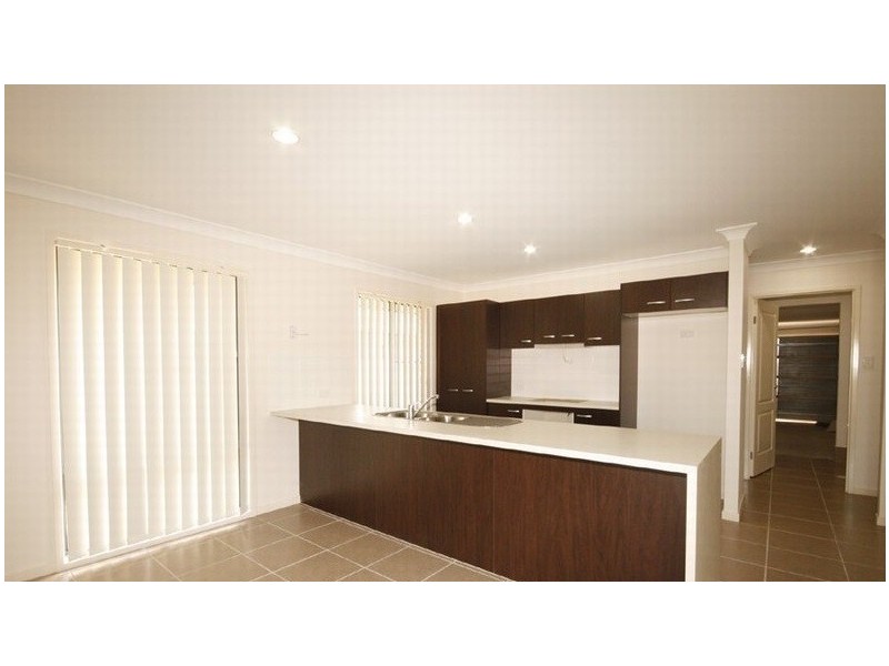 8 Newton Street, Morayfield QLD 4506