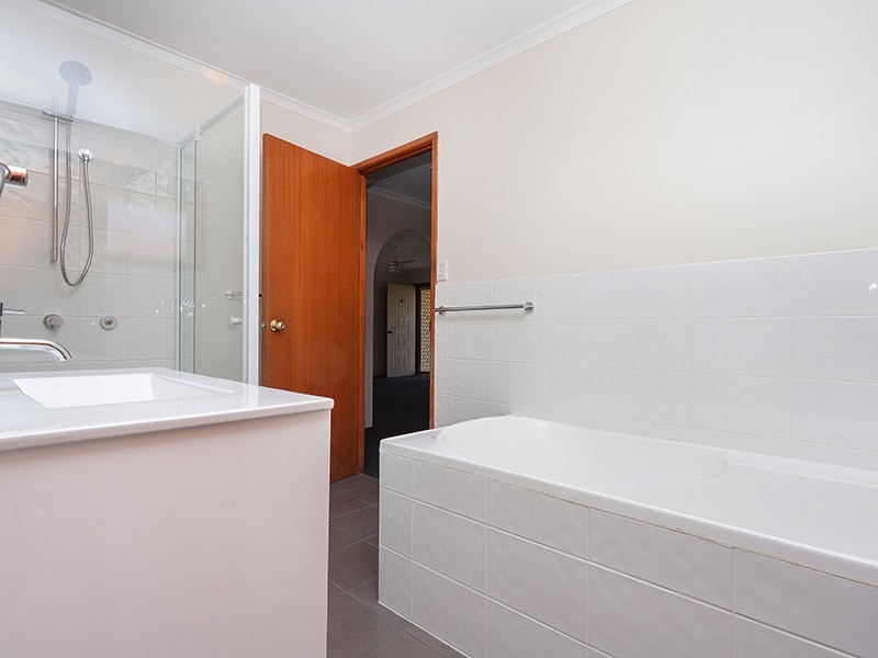 2/116 Glenwood Drive, Morayfield QLD 4506