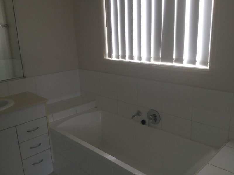 2 Dear Place, Bellmere QLD 4510