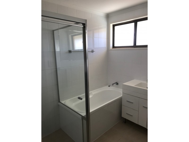 32 Bordeau Cres, Petrie QLD 4502