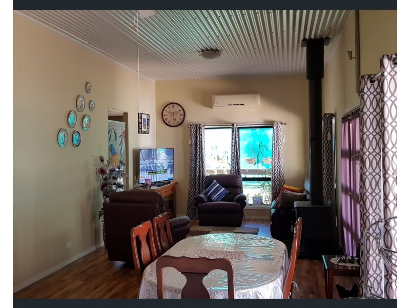 142 Franks Rd, Blackbutt QLD 4306