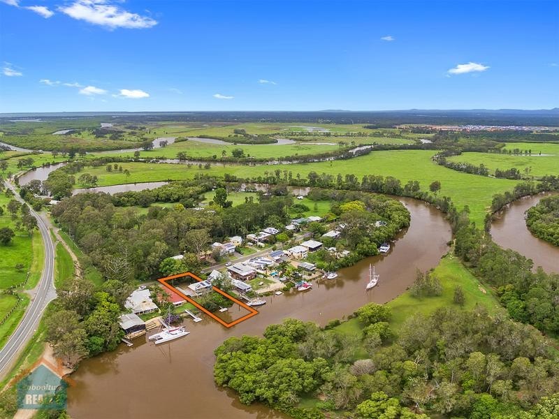 5 Riversleigh Road, Beachmere QLD 4510