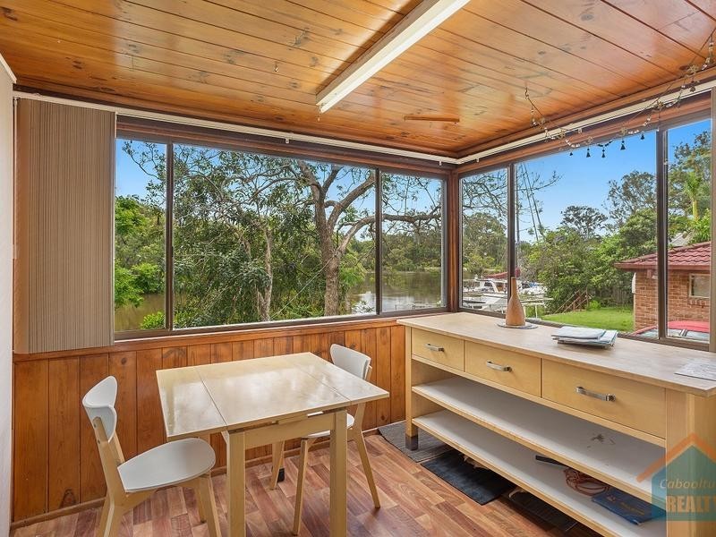 5 Riversleigh Road, Beachmere QLD 4510