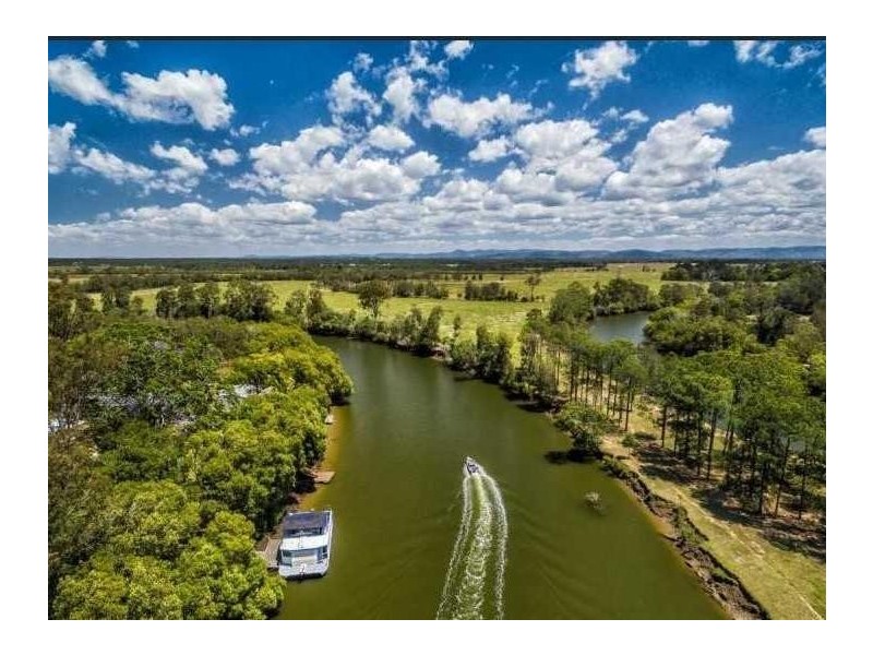 5 Riversleigh Road, Beachmere QLD 4510