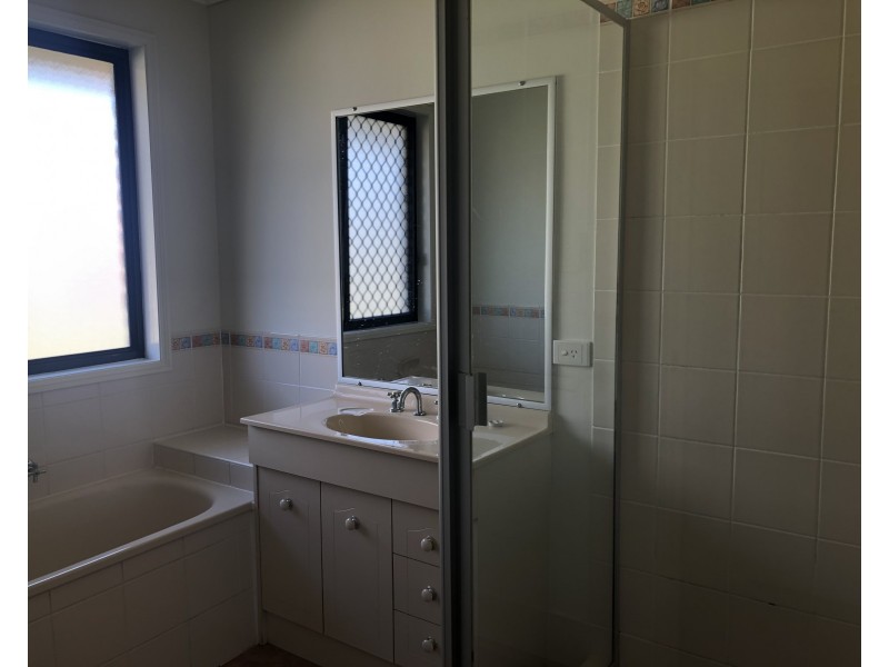 17 Ronald Court, Morayfield QLD 4506