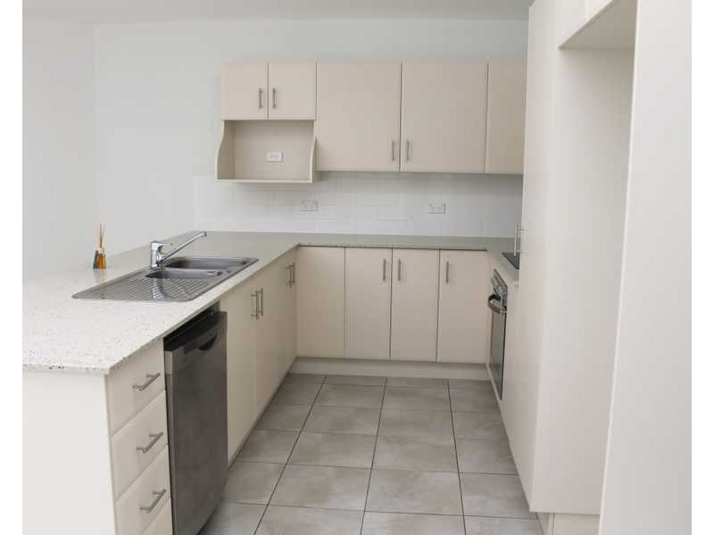 15/8A Wyndham Avenue, Boyne Island QLD 4680