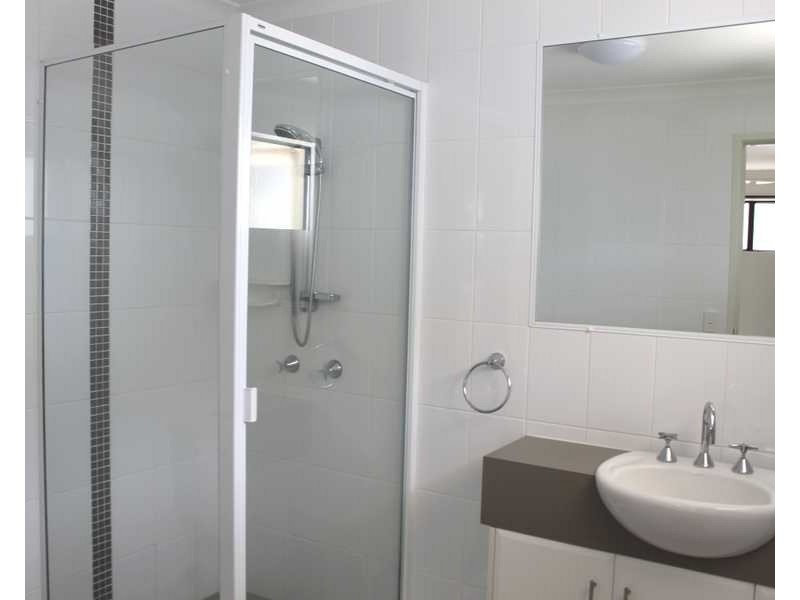 15/8A Wyndham Avenue, Boyne Island QLD 4680