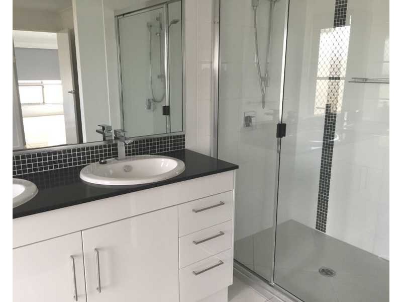 1 Wanda Drive, Boyne Island QLD 4680