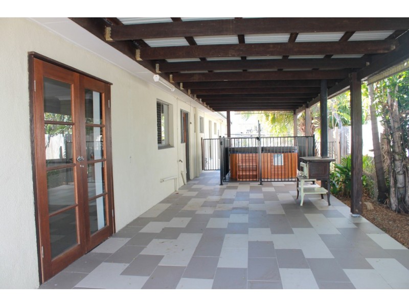 2 Polmaise Street, Boyne Island QLD 4680