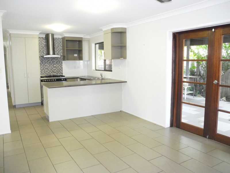 2 Polmaise Street, Boyne Island QLD 4680