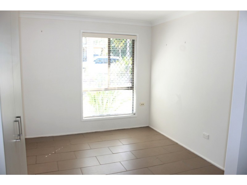 2 Polmaise Street, Boyne Island QLD 4680