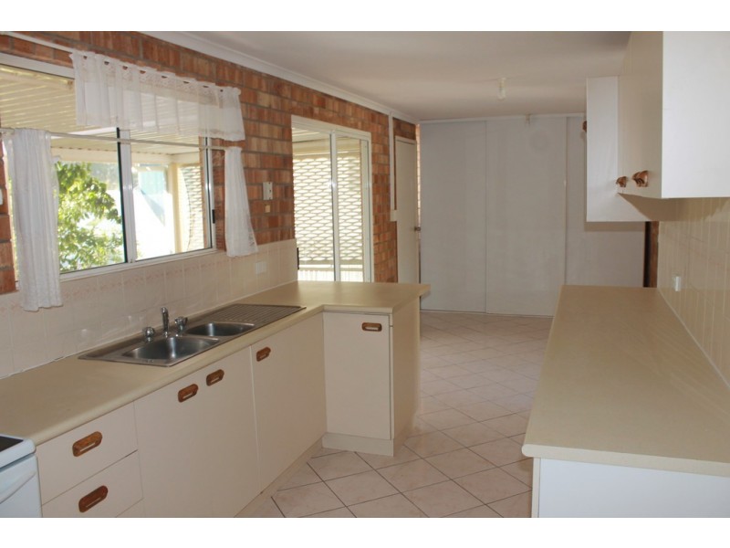8 Lomandra Street, Boyne Island QLD 4680