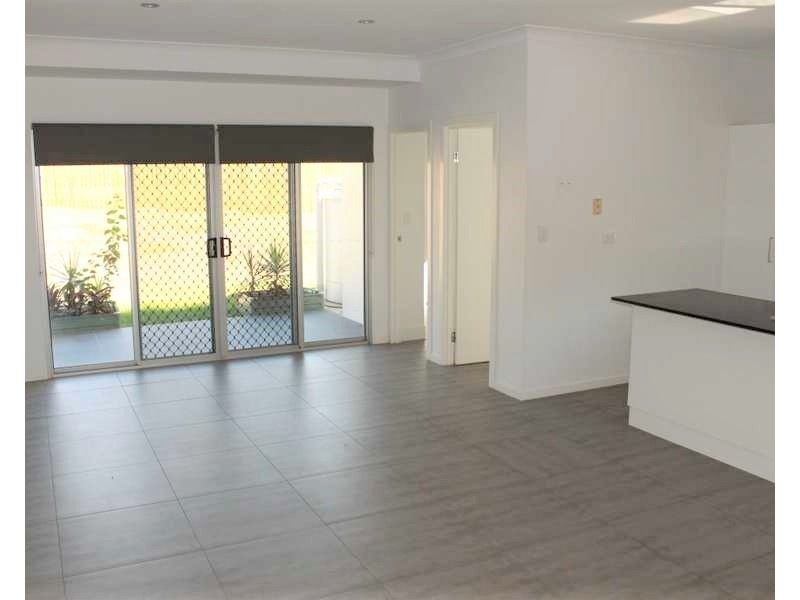 25 Lighthouse Drive, Boyne Island QLD 4680