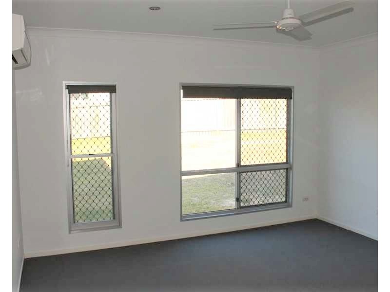 25 Lighthouse Drive, Boyne Island QLD 4680