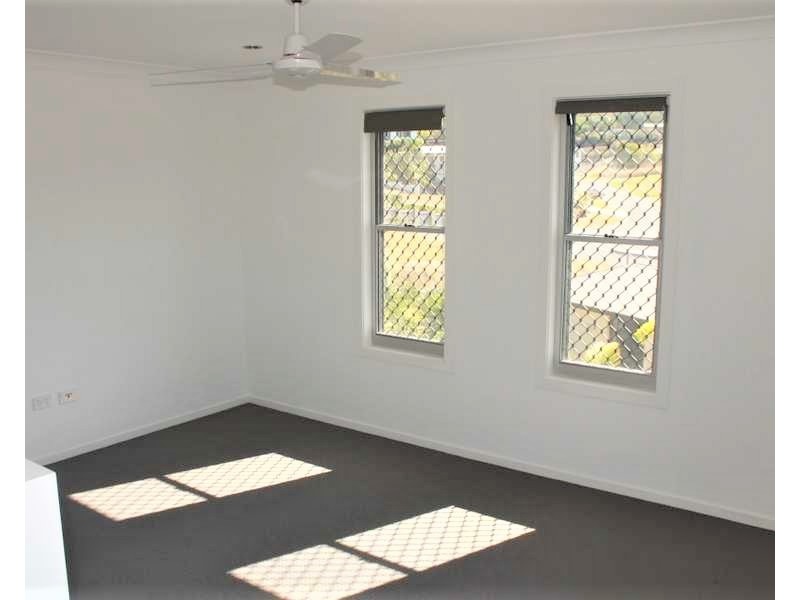 25 Lighthouse Drive, Boyne Island QLD 4680